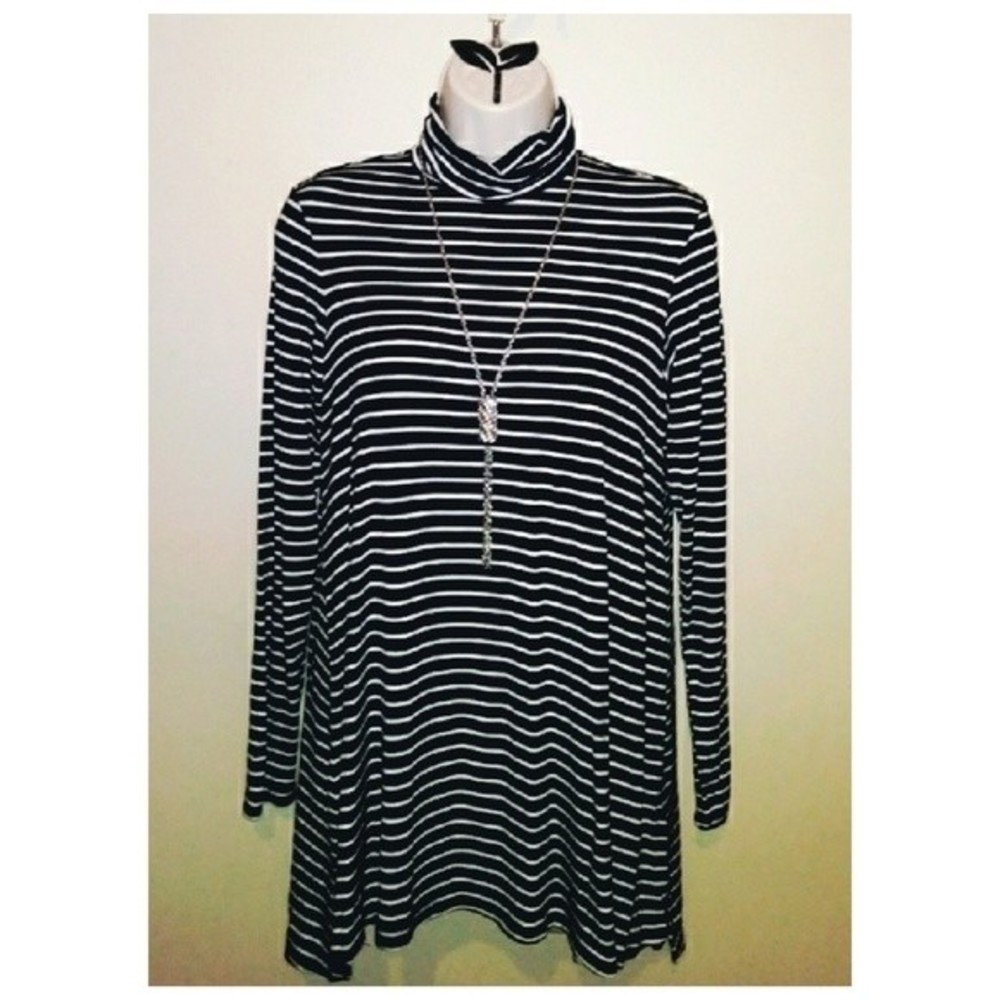Stripe‎ High Low Turtle Neck XS-NWT Top